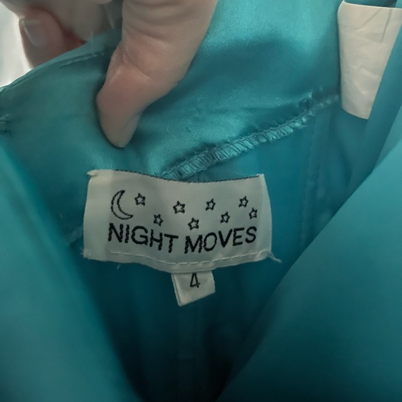 Prom/Quince/Pagent Dress - Picture 3 of 8